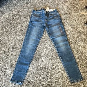 American Eagle skinny jeans